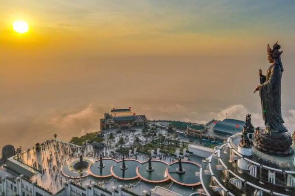 Thuê xe đi núi Bà Đen Tây Ninh 4-7-16-29 chỗ có tài xế  – chỉ từ 1.200.000đ