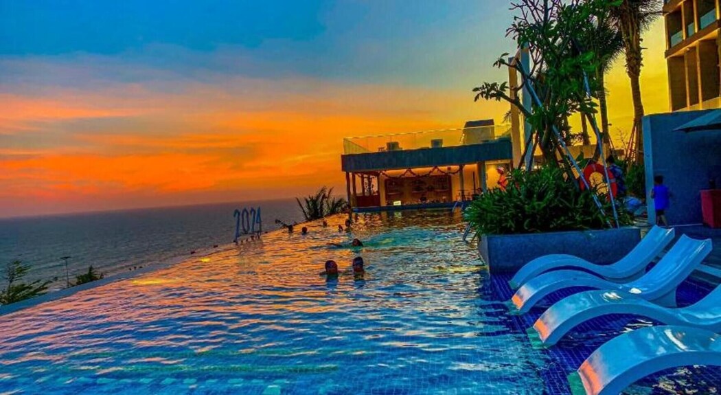 Hồ bơi vô cực tại Mandala Mui Ne Beach Resort