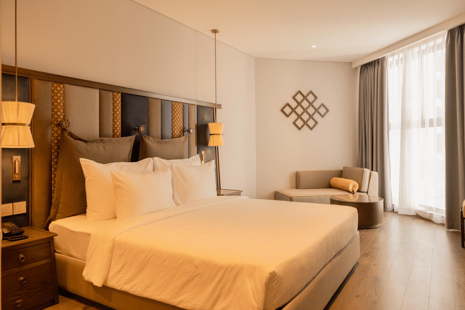 Ưu điểm và hạn chế khi đặt phòng Mandala Chăm Bay Mũi Né
